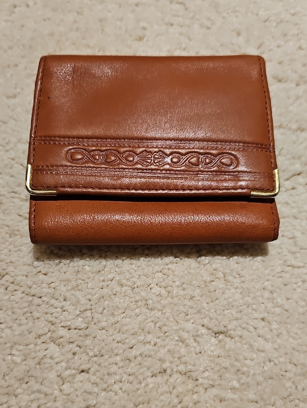 Vintage Brown Leather Men's Trifold with Embossed Detail